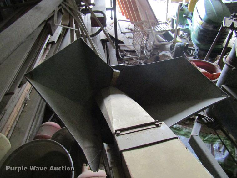 image for item DE5968 Arts Way 325-A feed mixer