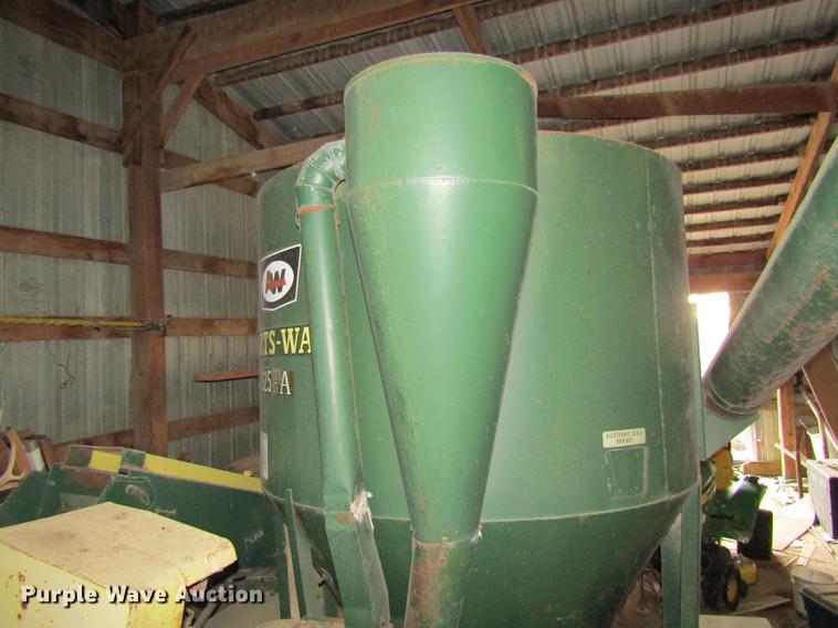 image for item DE5968 Arts Way 325-A feed mixer