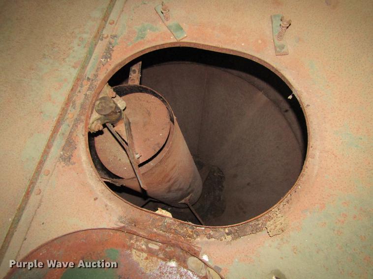 image for item DE5968 Arts Way 325-A feed mixer