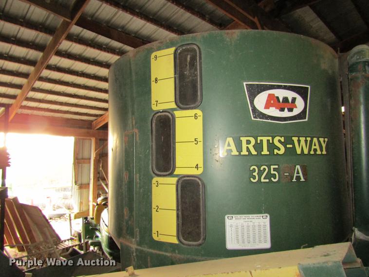 image for item DE5968 Arts Way 325-A feed mixer