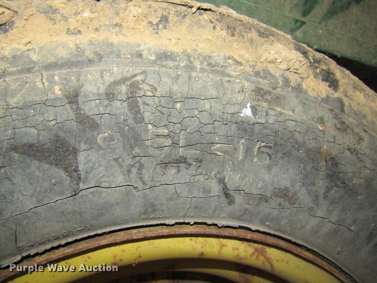 image for item DE5968 Arts Way 325-A feed mixer