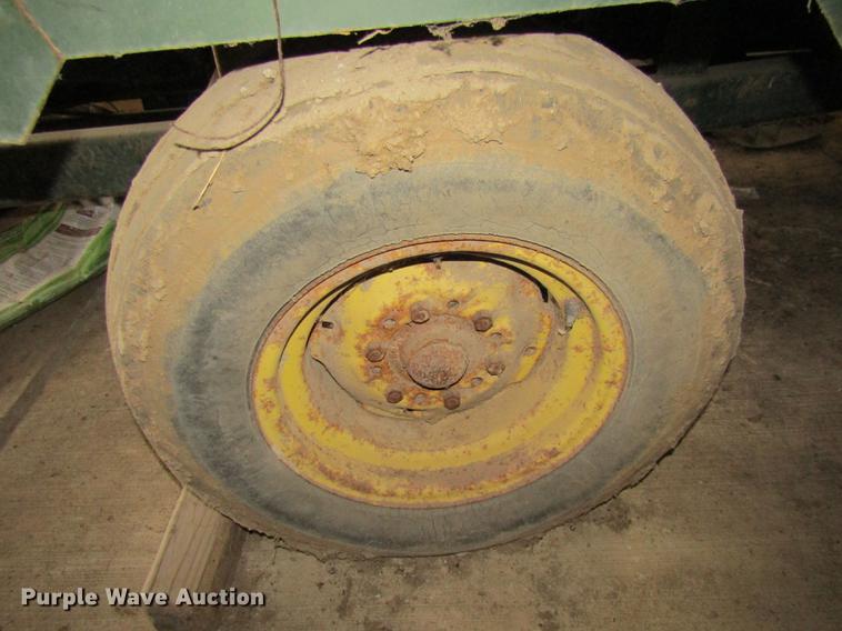 image for item DE5968 Arts Way 325-A feed mixer