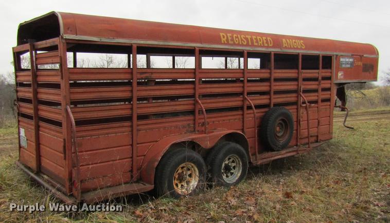 image for item DE5969 1974 WW livestock trailer