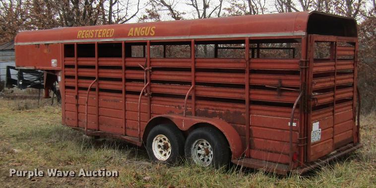 image for item DE5969 1974 WW livestock trailer