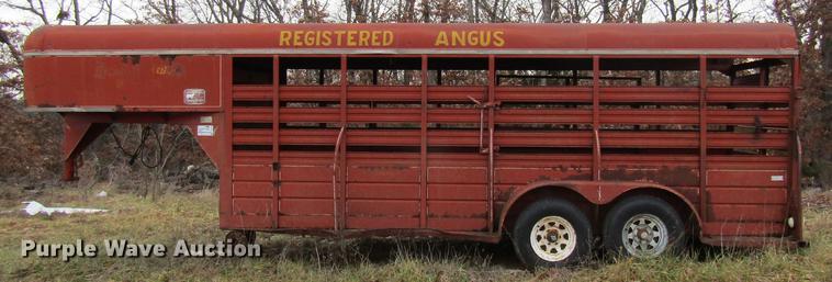 image for item DE5969 1974 WW livestock trailer