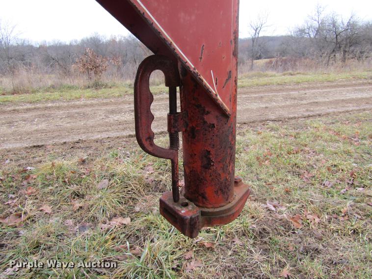 image for item DE5969 1974 WW livestock trailer