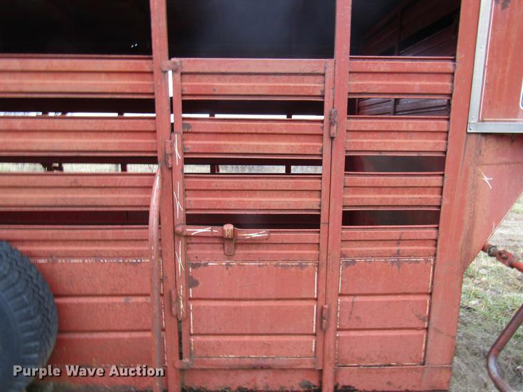 image for item DE5969 1974 WW livestock trailer