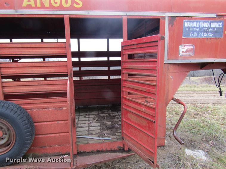 image for item DE5969 1974 WW livestock trailer