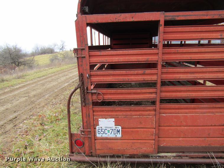 image for item DE5969 1974 WW livestock trailer