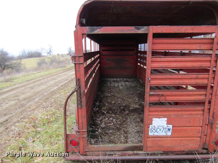 image for item DE5969 1974 WW livestock trailer