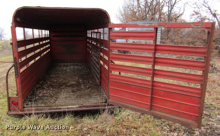 image for item DE5969 1974 WW livestock trailer