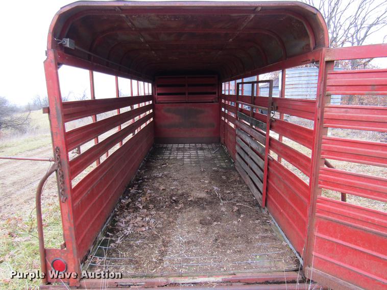 image for item DE5969 1974 WW livestock trailer