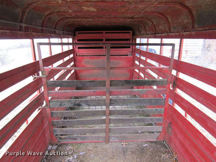 image for item DE5969 1974 WW livestock trailer