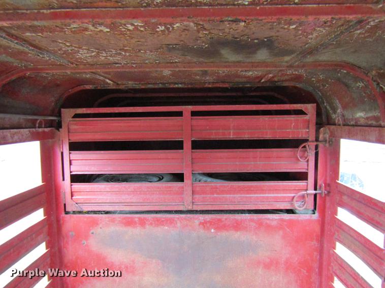 image for item DE5969 1974 WW livestock trailer