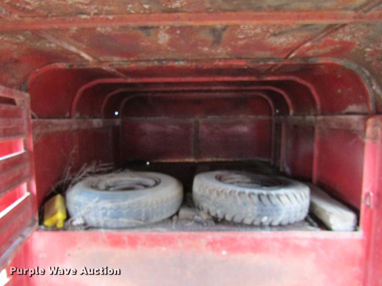 image for item DE5969 1974 WW livestock trailer