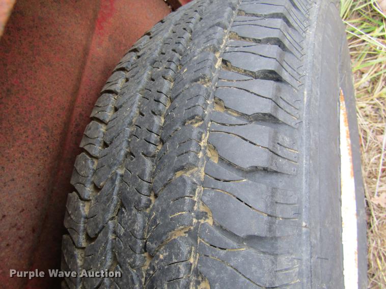 image for item DE5969 1974 WW livestock trailer