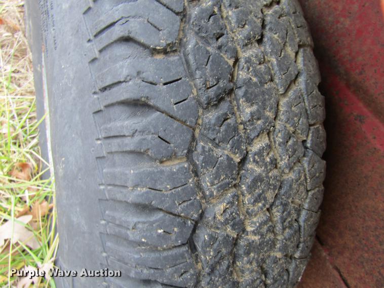 image for item DE5969 1974 WW livestock trailer