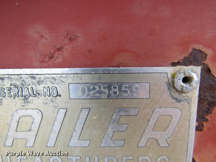 image for item DE5969 1974 WW livestock trailer