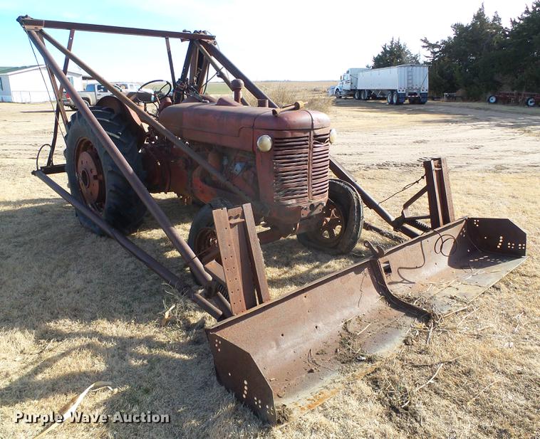 image for item DF2882 McCormick-Deering W9 tractor