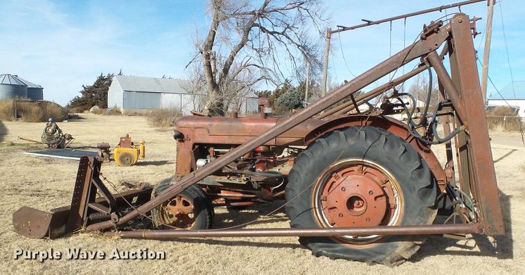 image for item DF2882 McCormick-Deering W9 tractor