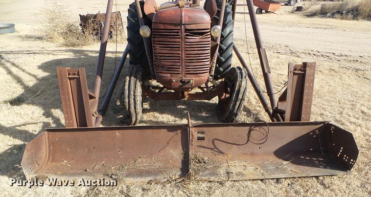 image for item DF2882 McCormick-Deering W9 tractor