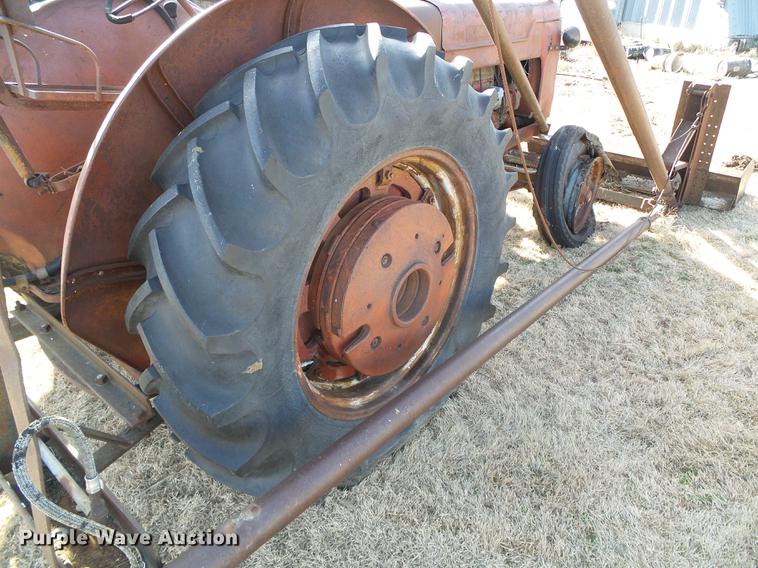 image for item DF2882 McCormick-Deering W9 tractor