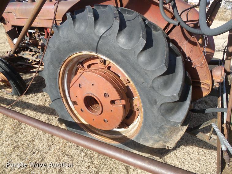 image for item DF2882 McCormick-Deering W9 tractor