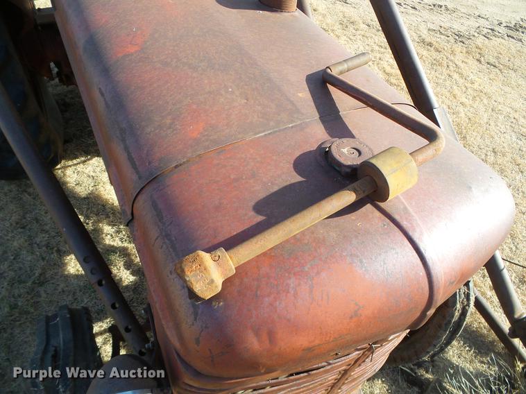 image for item DF2882 McCormick-Deering W9 tractor