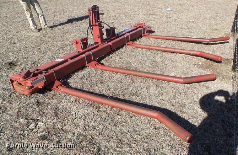 image for item DF2892 2012 Cobra IP bale mover