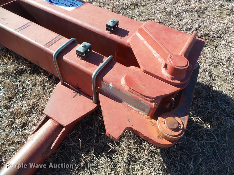 image for item DF2892 2012 Cobra IP bale mover