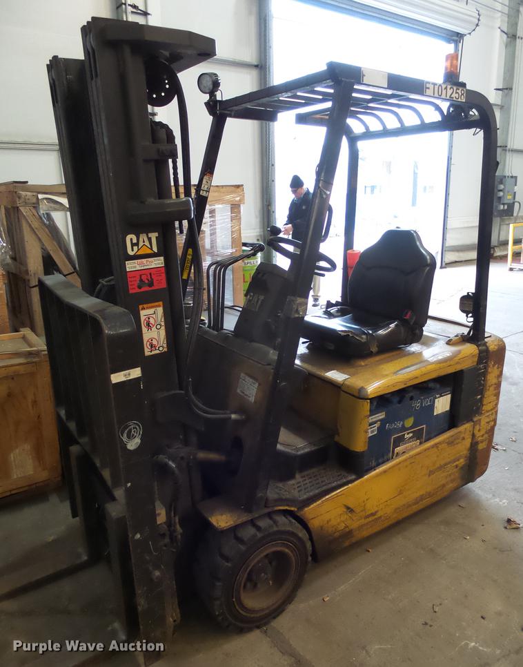 image for item DX9169 Caterpillar EP20KT forklift