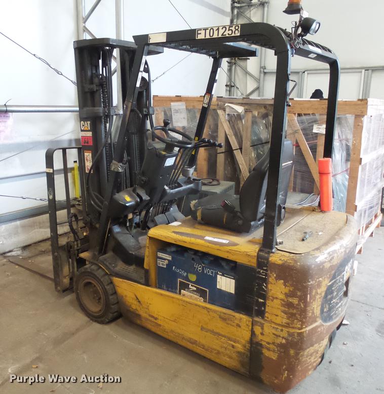 image for item DX9169 Caterpillar EP20KT forklift