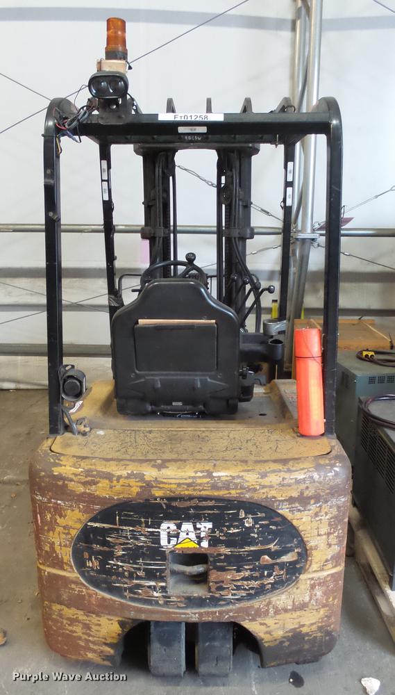 image for item DX9169 Caterpillar EP20KT forklift