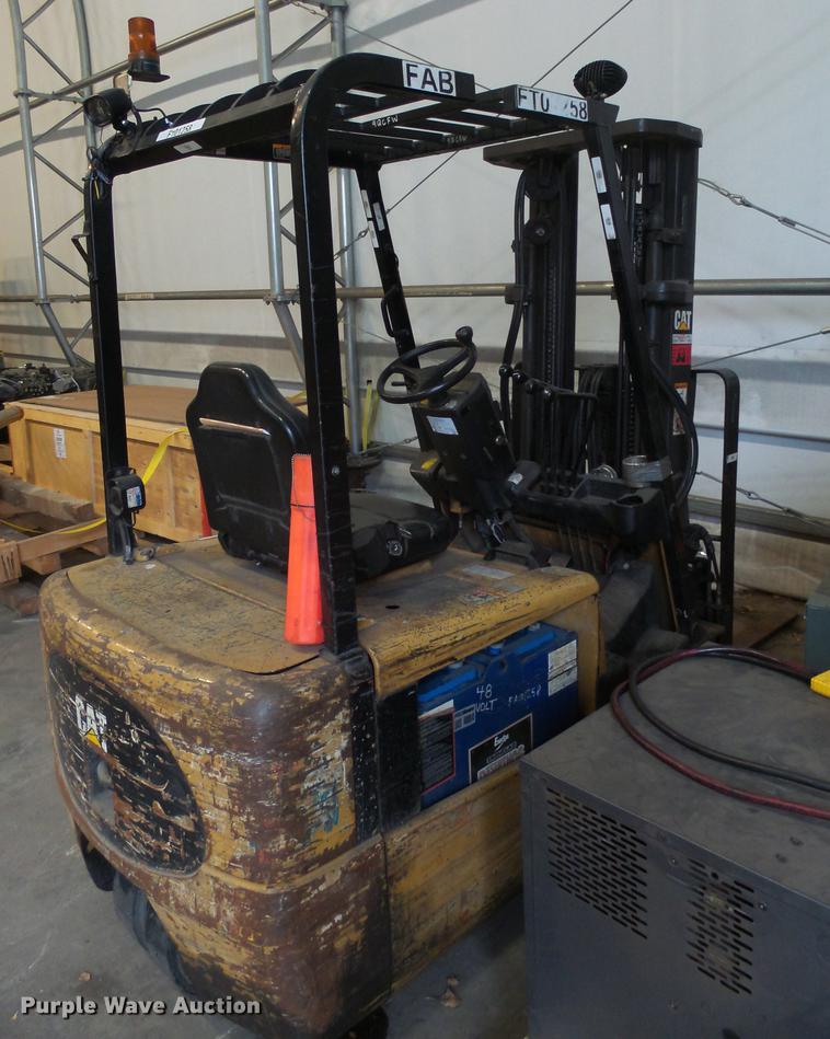 image for item DX9169 Caterpillar EP20KT forklift