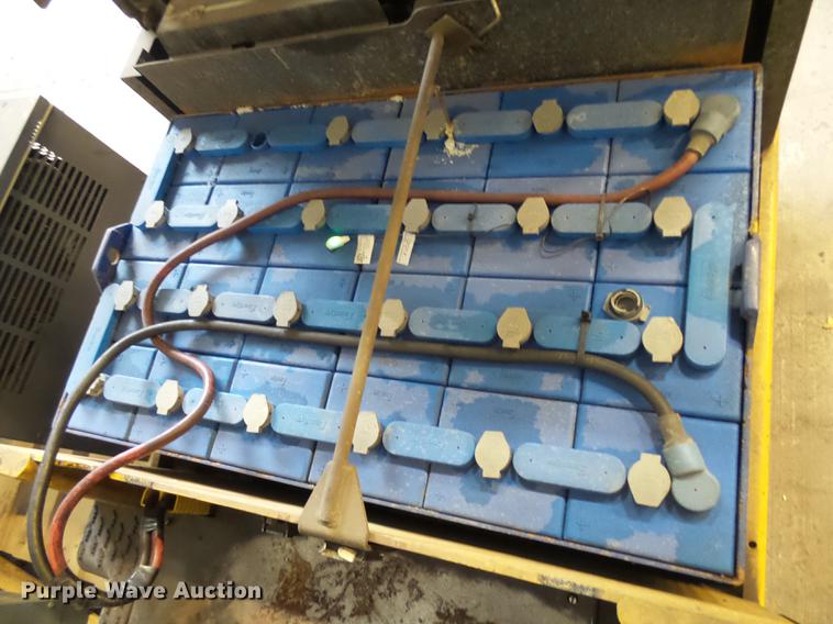 image for item DX9169 Caterpillar EP20KT forklift