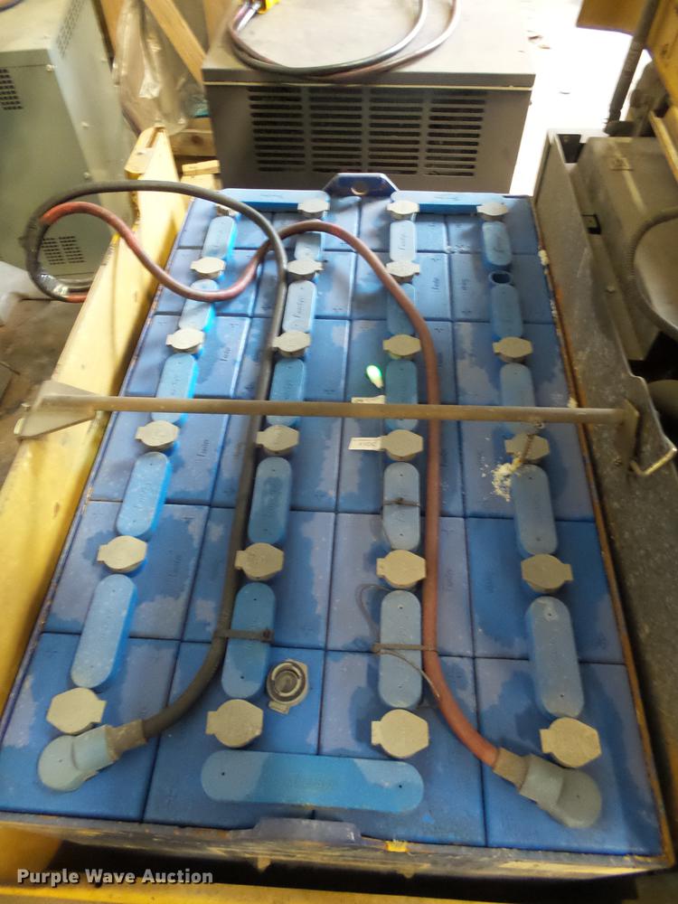 image for item DX9169 Caterpillar EP20KT forklift