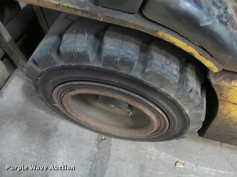 image for item DX9169 Caterpillar EP20KT forklift