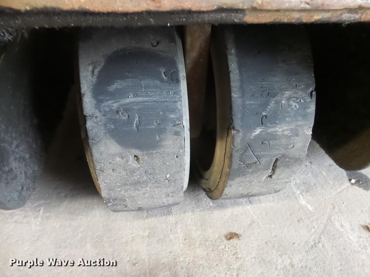 image for item DX9169 Caterpillar EP20KT forklift