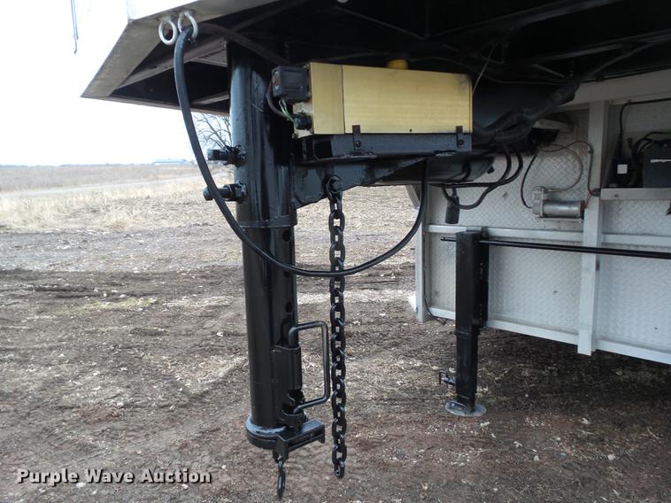 image for item EM9060 1995 Jamco livestock trailer