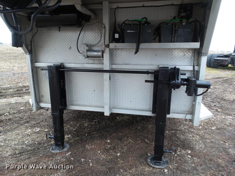 image for item EM9060 1995 Jamco livestock trailer