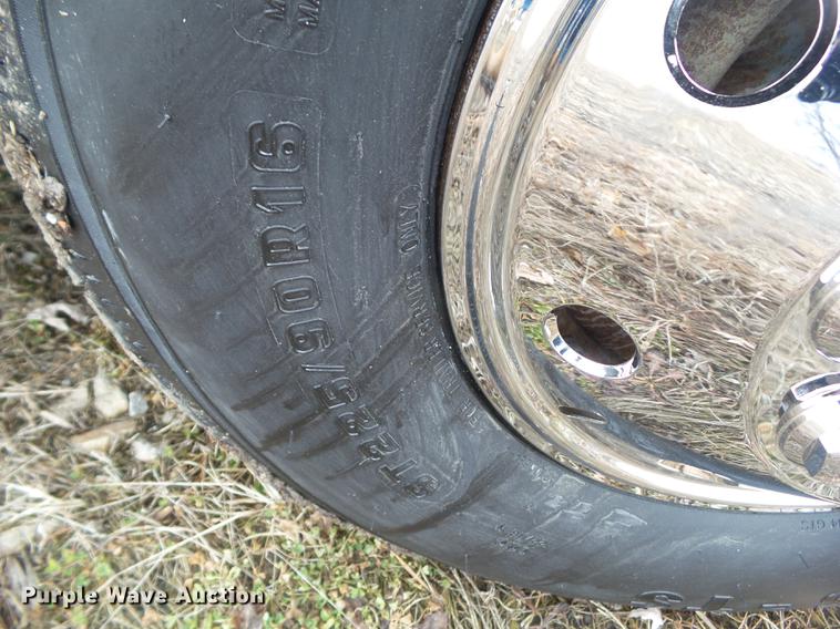 image for item EM9060 1995 Jamco livestock trailer