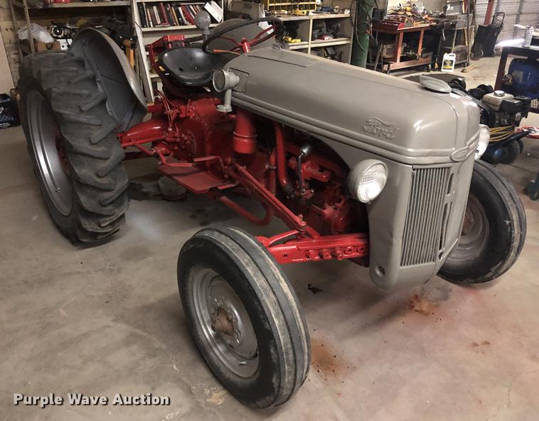 image for item EN9750 Ford tractor