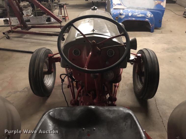 image for item EN9750 Ford tractor