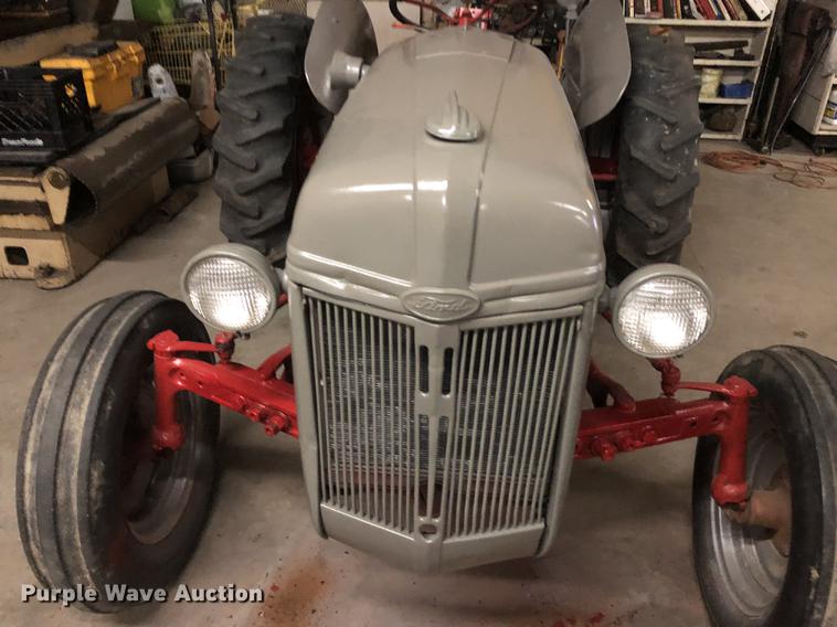 image for item EN9750 Ford tractor