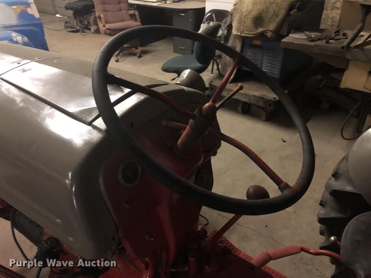 image for item EN9750 Ford tractor