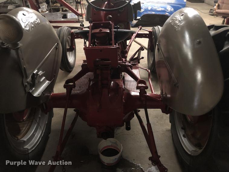 image for item EN9750 Ford tractor