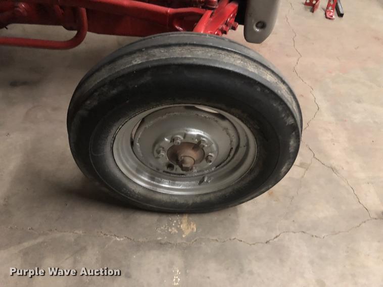 image for item EN9750 Ford tractor