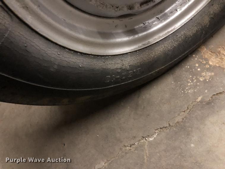 image for item EN9750 Ford tractor