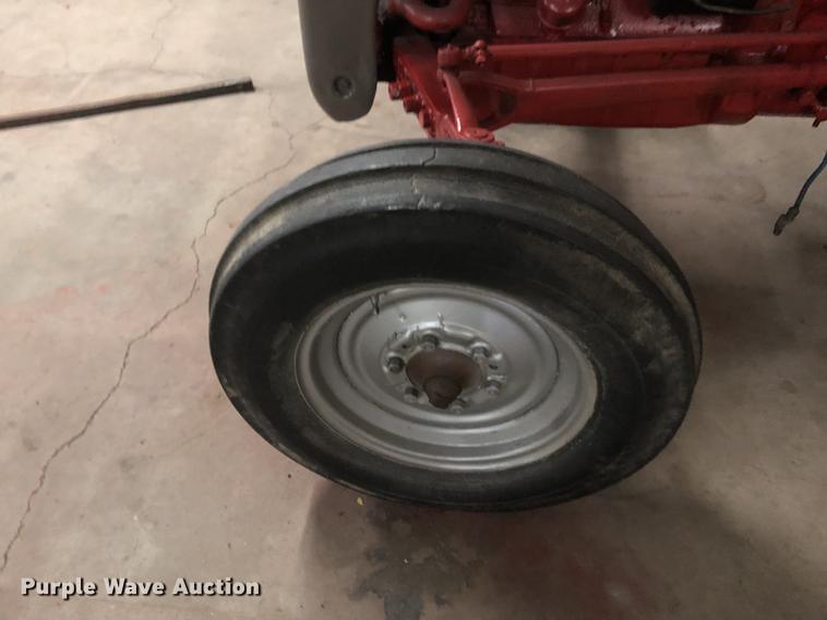 image for item EN9750 Ford tractor