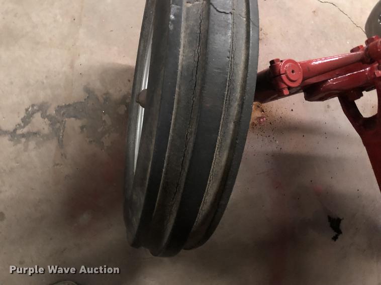 image for item EN9750 Ford tractor